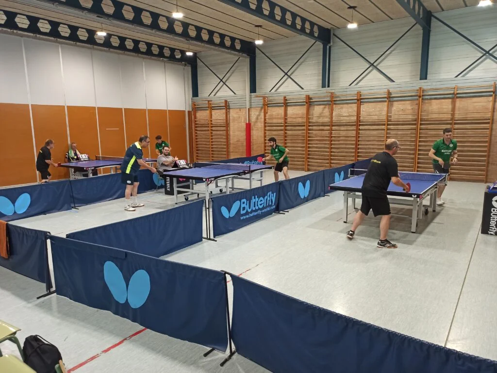 Partits del torneig social del CTT Olesa en un pavelló