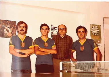 Fotografia històrica d'un equip del Club Tennis Taula Olesa
