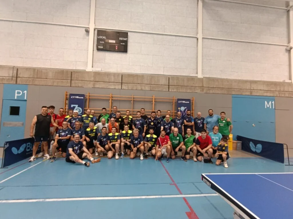 Foto de grup dels participants al torneig social del CTT Olesa